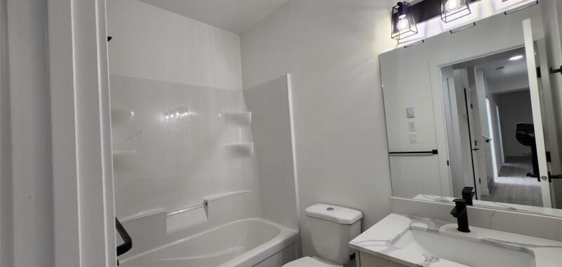 802 McLean Avenue Selkirk, Manitoba R1A4N7